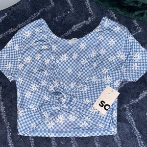 NWT Blue Checkered Daisy Cropped Twist Tee